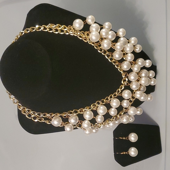 Jewelry - NWOT(set) Multi-layer large faux pearl goldtone necklace and earrings set.